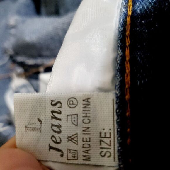 New Style Jeans Studded Embellished Jean Shorts Size Large - Picture 9 of 9